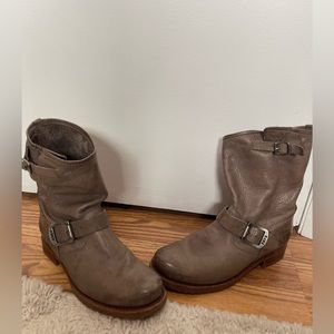 Frye Veronica Short Bootie moto style gray leather size 7